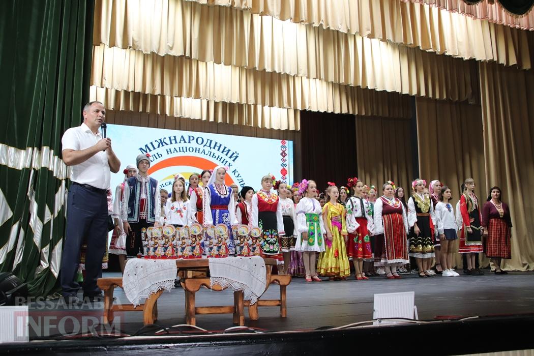 Дефіле у національних костюмах, обряди та велике хоро: як у Болграді пройшов «Bolgrad Ethno Fashion – 2026»