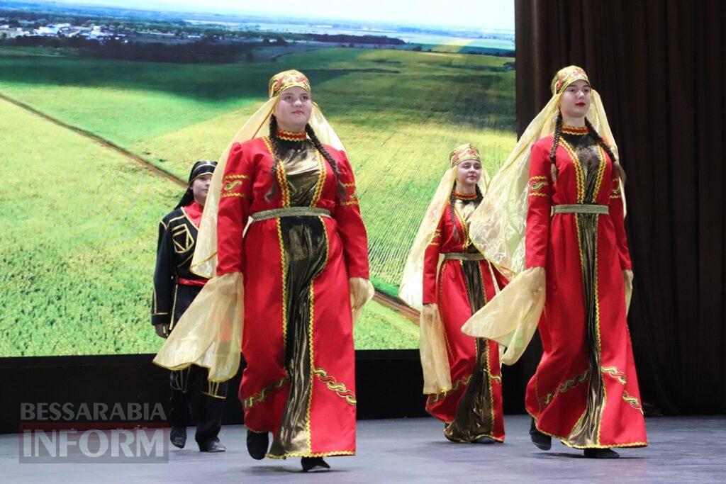 Дефіле у національних костюмах, обряди та велике хоро: як у Болграді пройшов «Bolgrad Ethno Fashion – 2026»