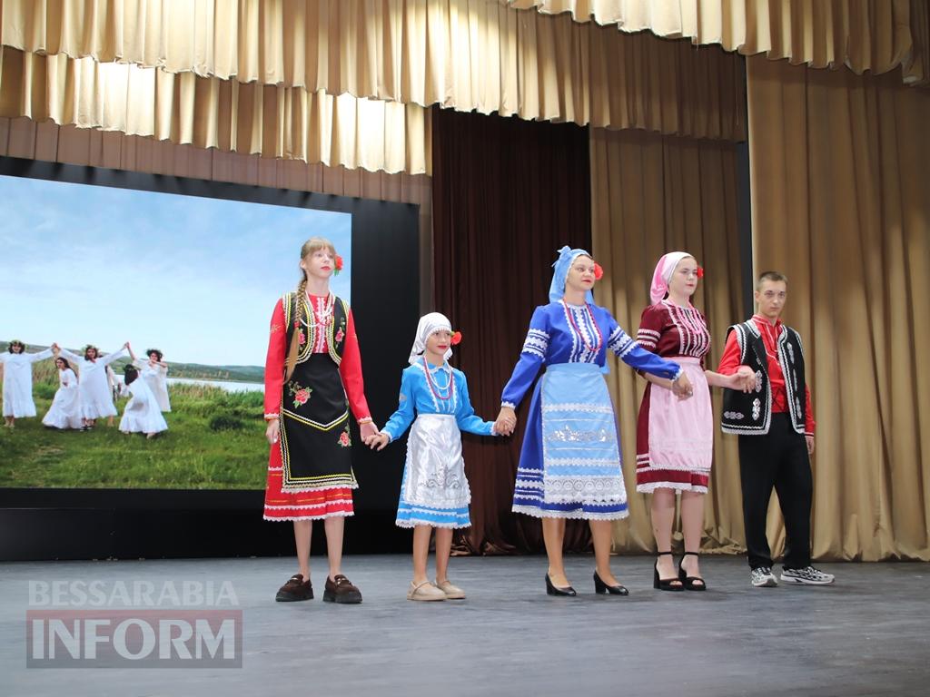 Дефіле у національних костюмах, обряди та велике хоро: як у Болграді пройшов «Bolgrad Ethno Fashion – 2026»