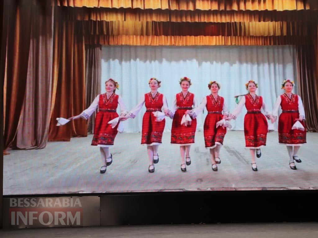 Дефіле у національних костюмах, обряди та велике хоро: як у Болграді пройшов «Bolgrad Ethno Fashion – 2026»