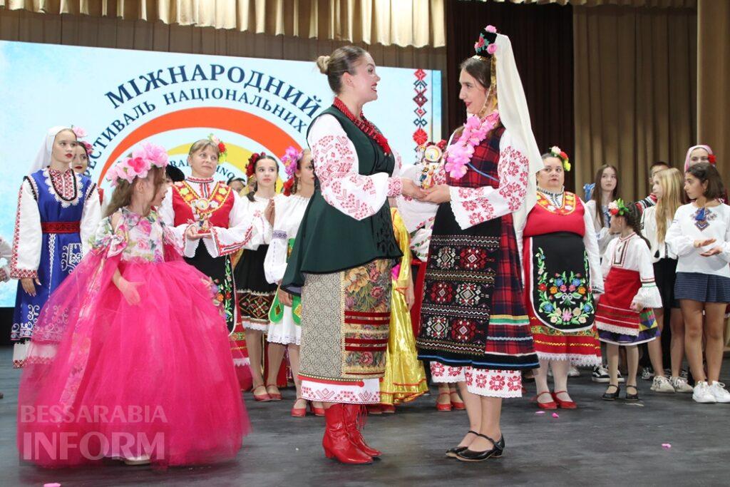 Дефіле у національних костюмах, обряди та велике хоро: як у Болграді пройшов «Bolgrad Ethno Fashion – 2026»
