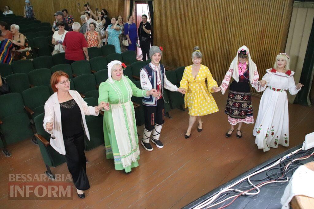 Дефіле у національних костюмах, обряди та велике хоро: як у Болграді пройшов «Bolgrad Ethno Fashion – 2026»