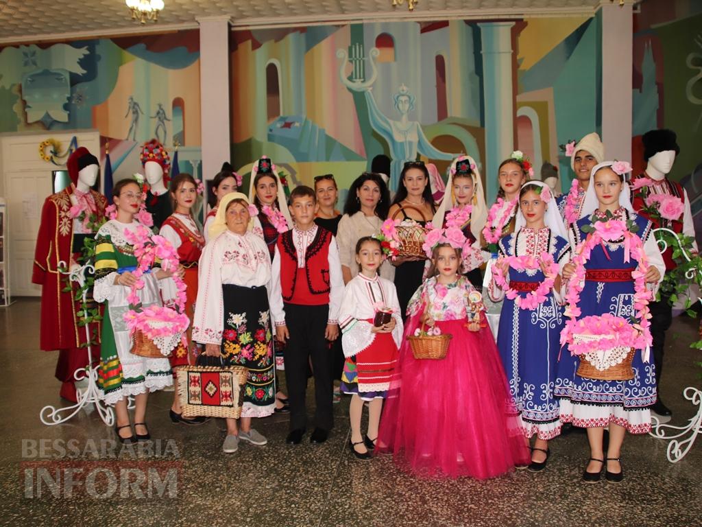 Дефіле у національних костюмах, обряди та велике хоро: як у Болграді пройшов «Bolgrad Ethno Fashion – 2026»