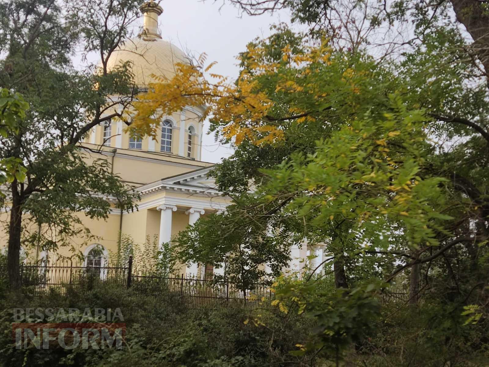 У центрі Болграда впав «шахед»: знесено флагшток, на місці чекають вибухотехніків