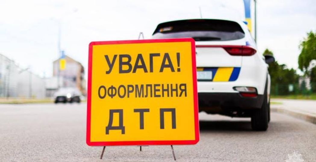 В Одесі службовий автомобіль патрульних потрапив у ДТП – травмовано 5 людей