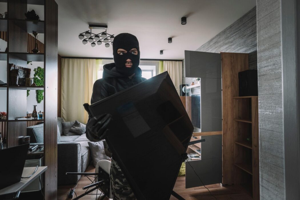 Від плазми й гвинтівки до зернодробилки на металобрухт: в Аккермані рецидивіст отримав 6 років тюрми за серію нічних крадіжок