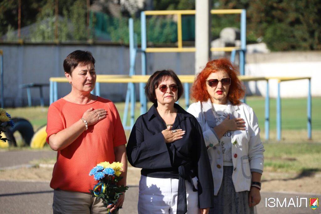 В Ізмаїлі відкрили меморіальну дошку на честь полеглого Захисника Олександра Лавренюка