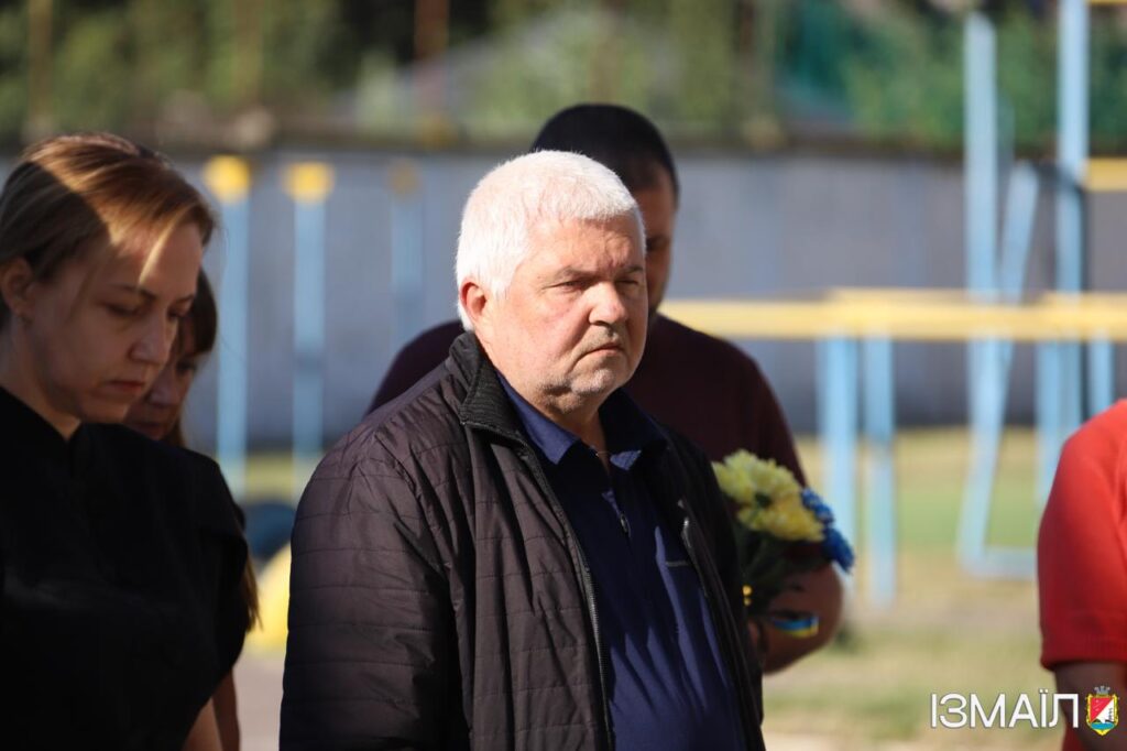 В Ізмаїлі відкрили меморіальну дошку на честь полеглого Захисника Олександра Лавренюка