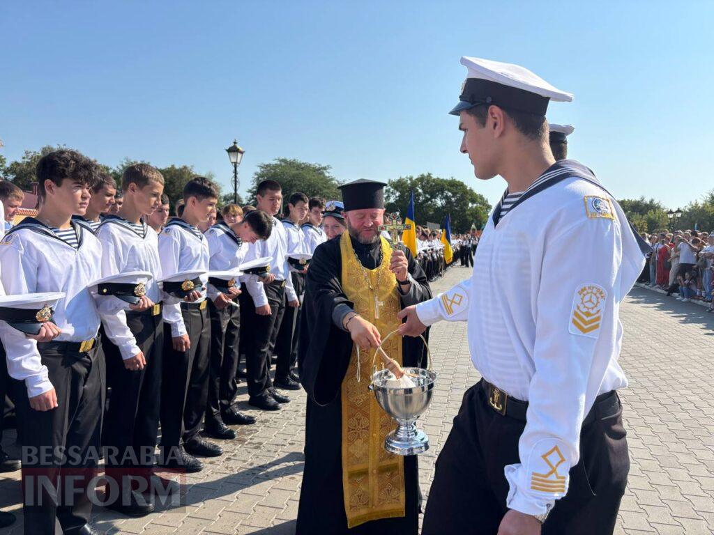 Першокурсники Дунайського інституту та фахового коледжу НУ «ОМА» урочисто склали посвяту в курсанти