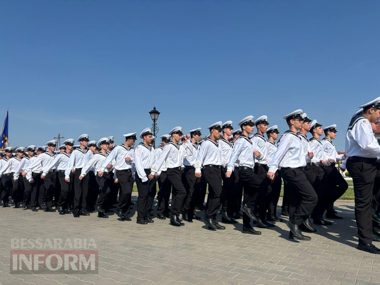 Першокурсники Дунайського інституту та фахового коледжу НУ «ОМА» урочисто склали посвяту в курсанти