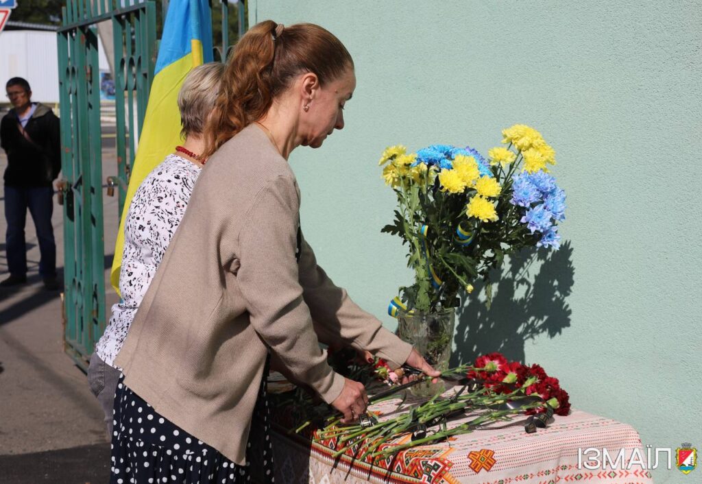 В Ізмаїлі відкрили меморіальну дошку на честь полеглого Героя Романа Ничипуренко