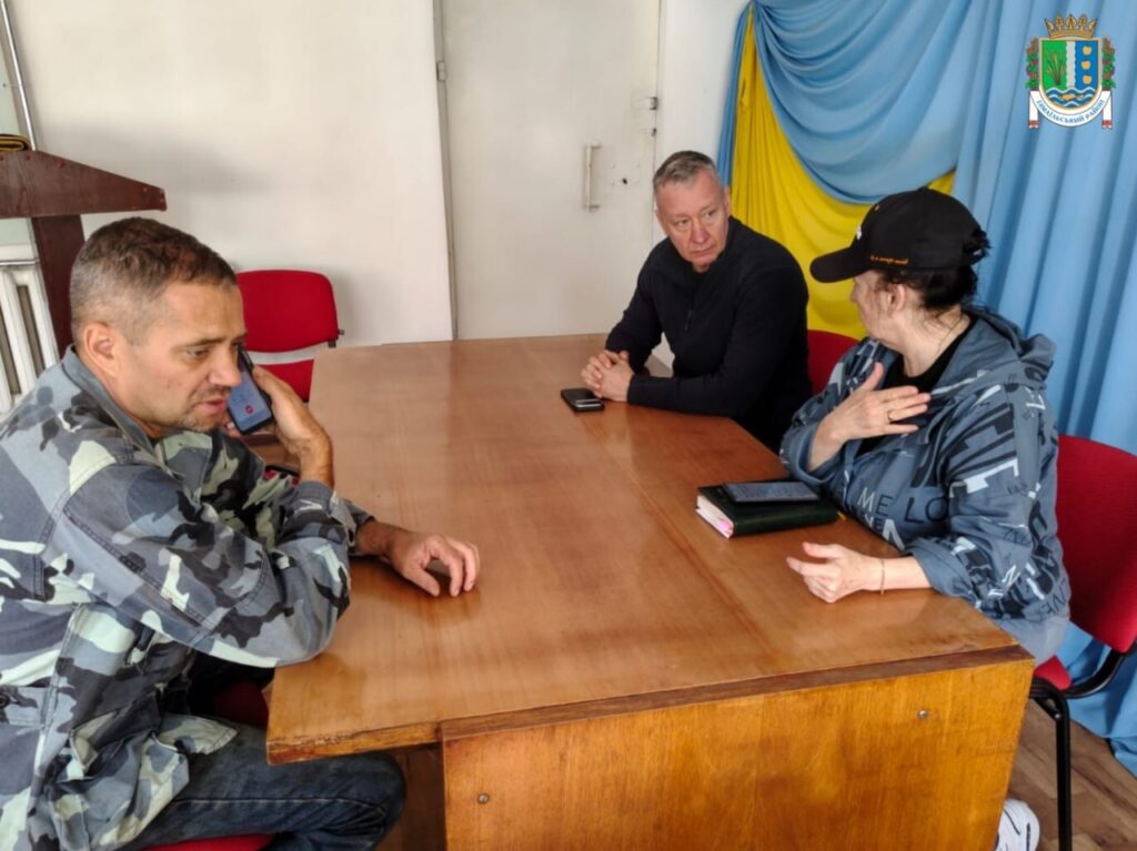 Розбиті будинки, понівечені автівки, немає світла та вода за графіком – Вилкове оговтується від нічної атаки