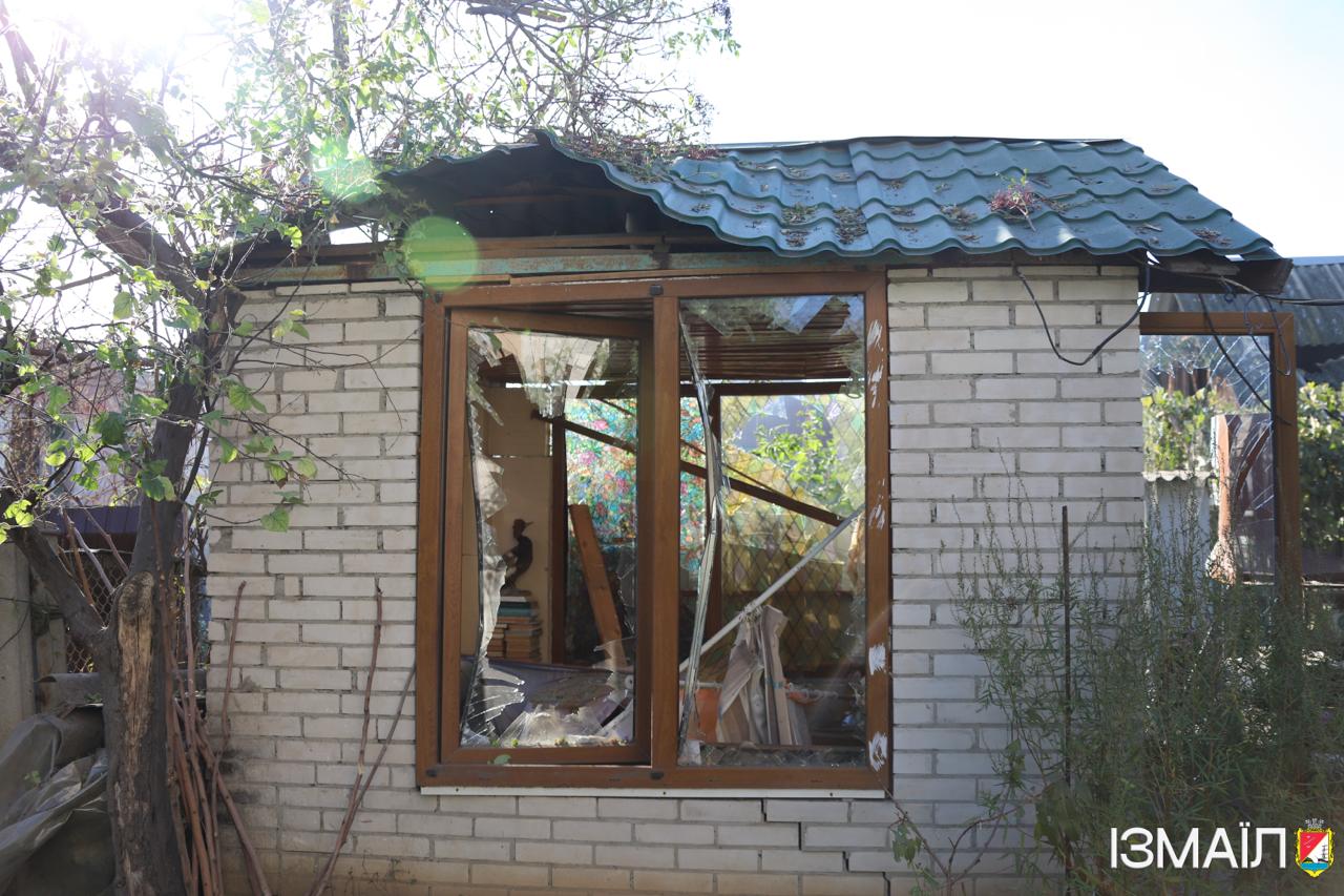 Російські дрони атакували Ізмаїльський район: в місті горіла спортшкола, у Бросці — суха трава