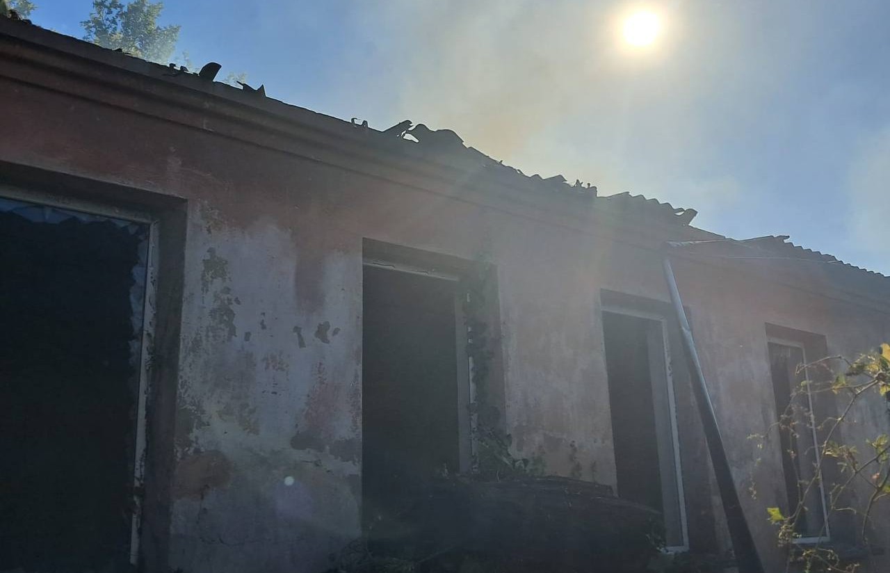 Російські дрони атакували Ізмаїльський район: в місті горіла спортшкола, у Бросці — суха трава