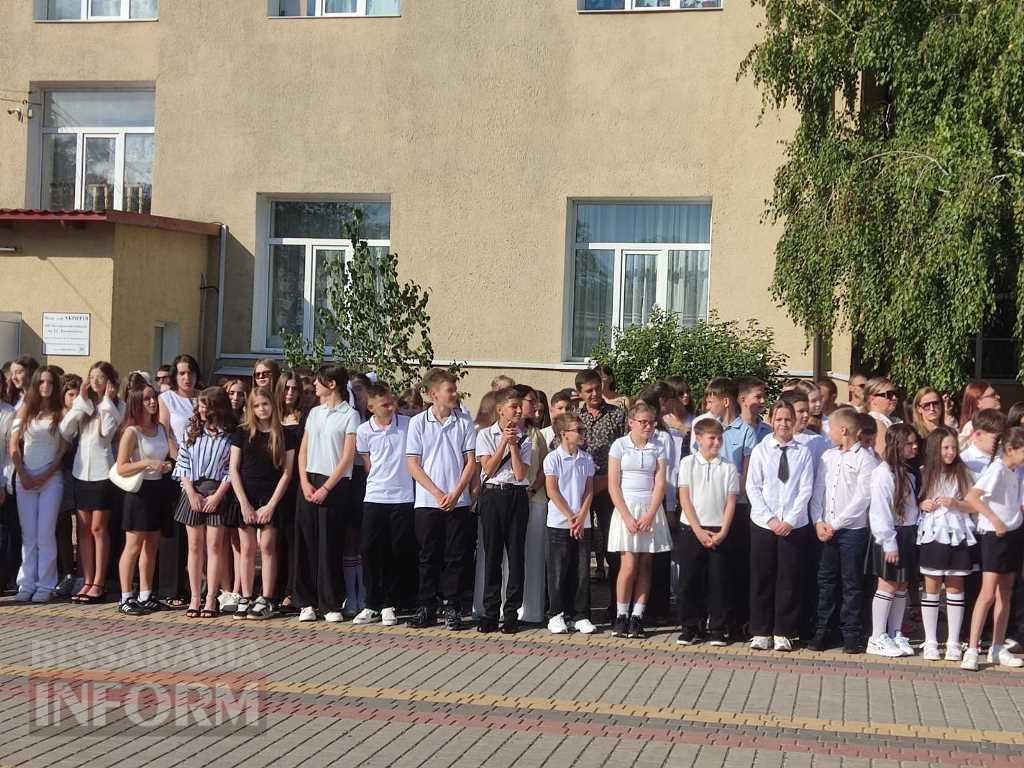 Болградська гімназія ім. Г. С. Раковського урочисто надала старт новому навчальному року