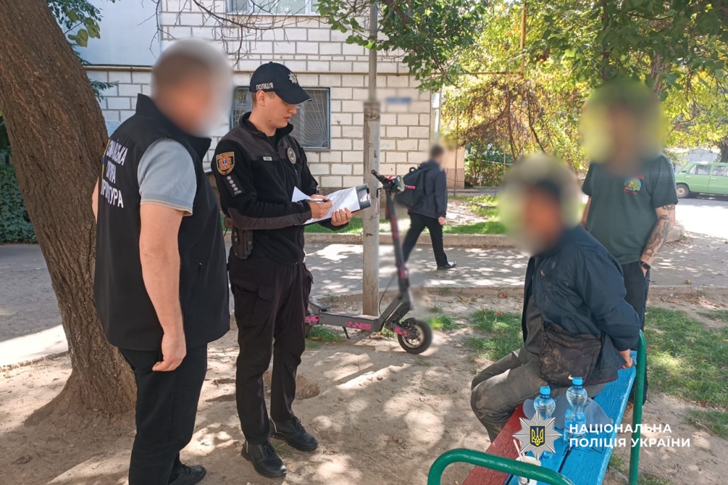 Понад 9 тисяч доларів за послугу: двоє жителів Ізмаїльського району продавали “квитки” у Молдову