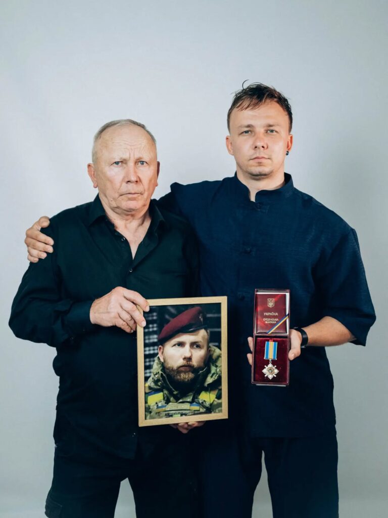 Історії 15 Героїв з Кілії стануть основою фотовиставки: завершено перші зйомки меморіального проєкту “Імена, які живуть”