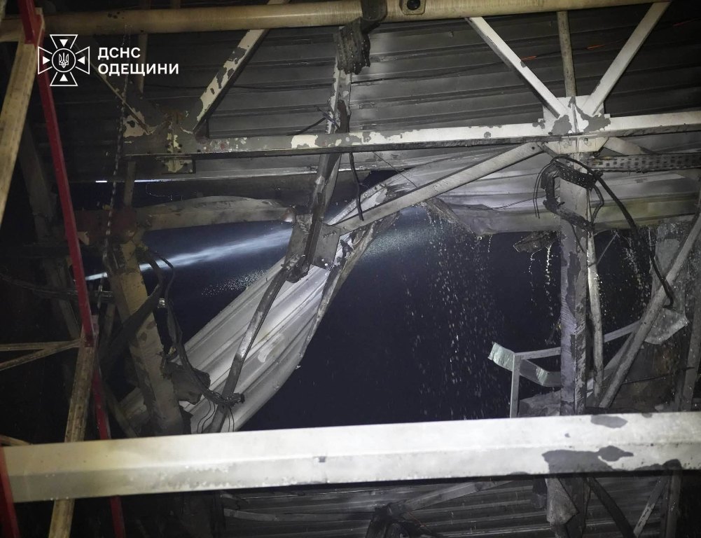 росіяни вночі атакували бази відпочинку та знищили кафе на півдні Одещини. Оновлено