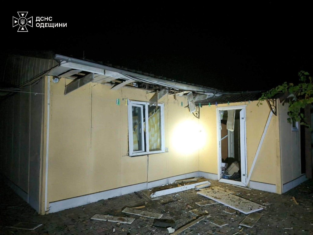 росіяни вночі атакували бази відпочинку та знищили кафе на півдні Одещини. Оновлено