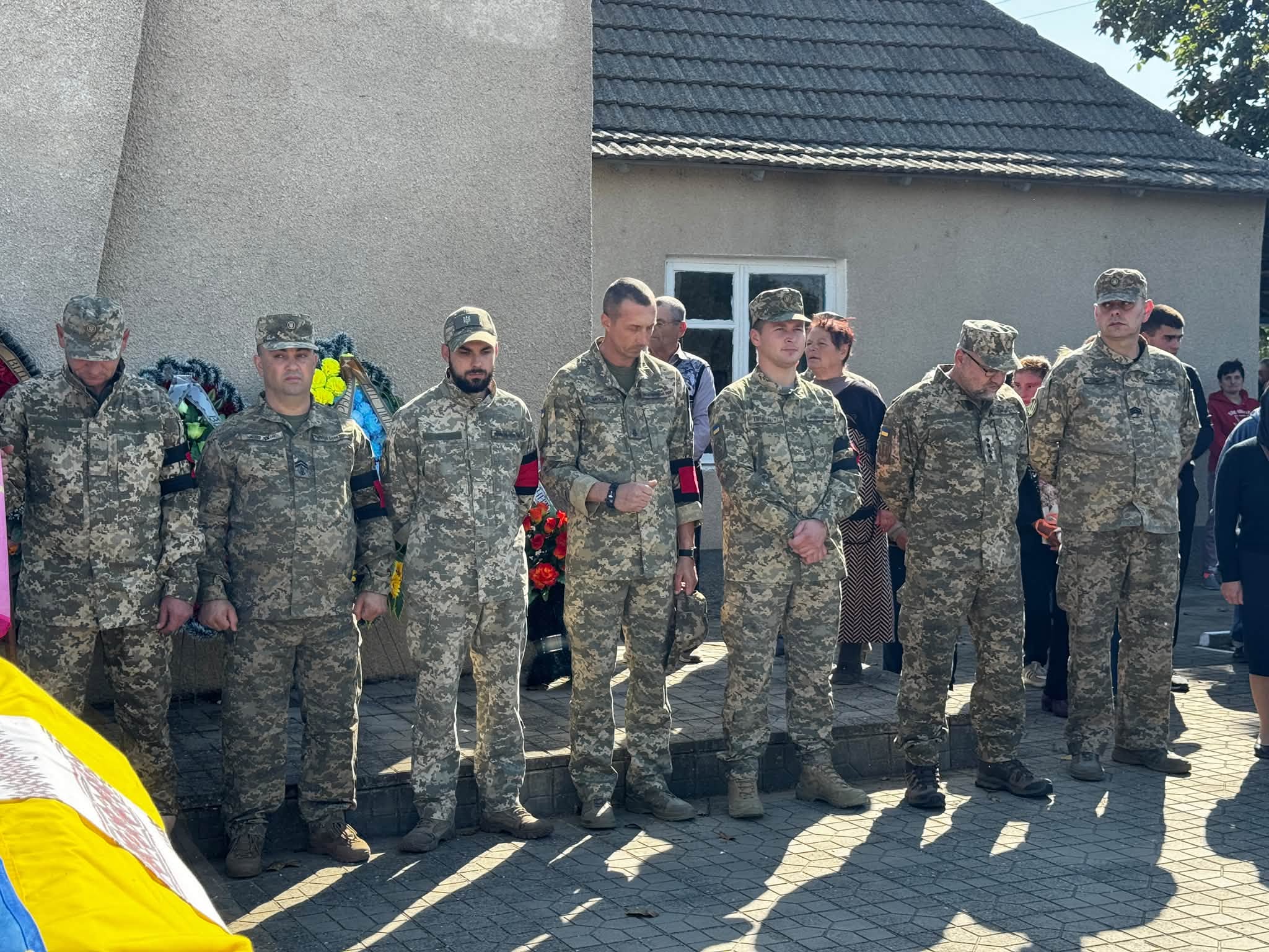 Саф’янівська громада провела в останню путь 21-річного Героя Євгена Мінженера з позивним «Андатра»