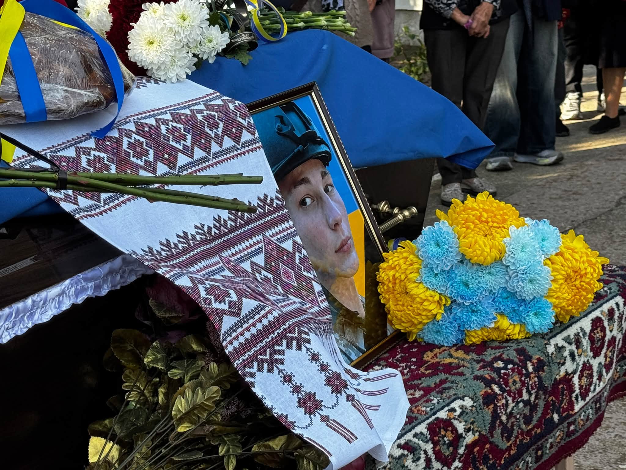Саф’янівська громада провела в останню путь 21-річного Героя Євгена Мінженера з позивним «Андатра»