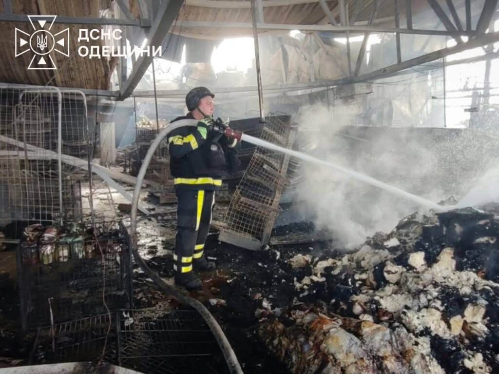 Рятувальники показали, як після “прильоту” у Маяках виглядає зсередини “Таврія”