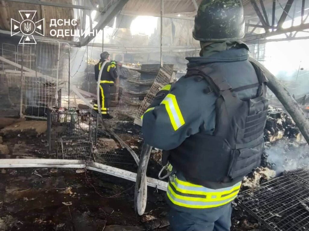 Рятувальники показали, як після “прильоту” у Маяках виглядає зсередини “Таврія”