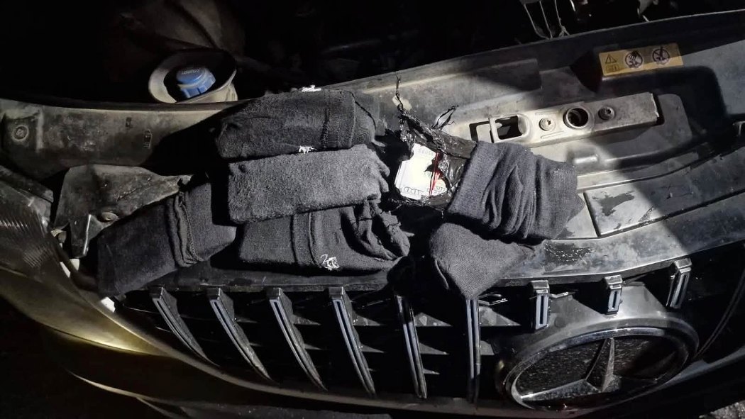 У ПП “Орлівка” правоохоронцям довелося розбирати автомобіль, щоб виявити сховані 12 млн грн