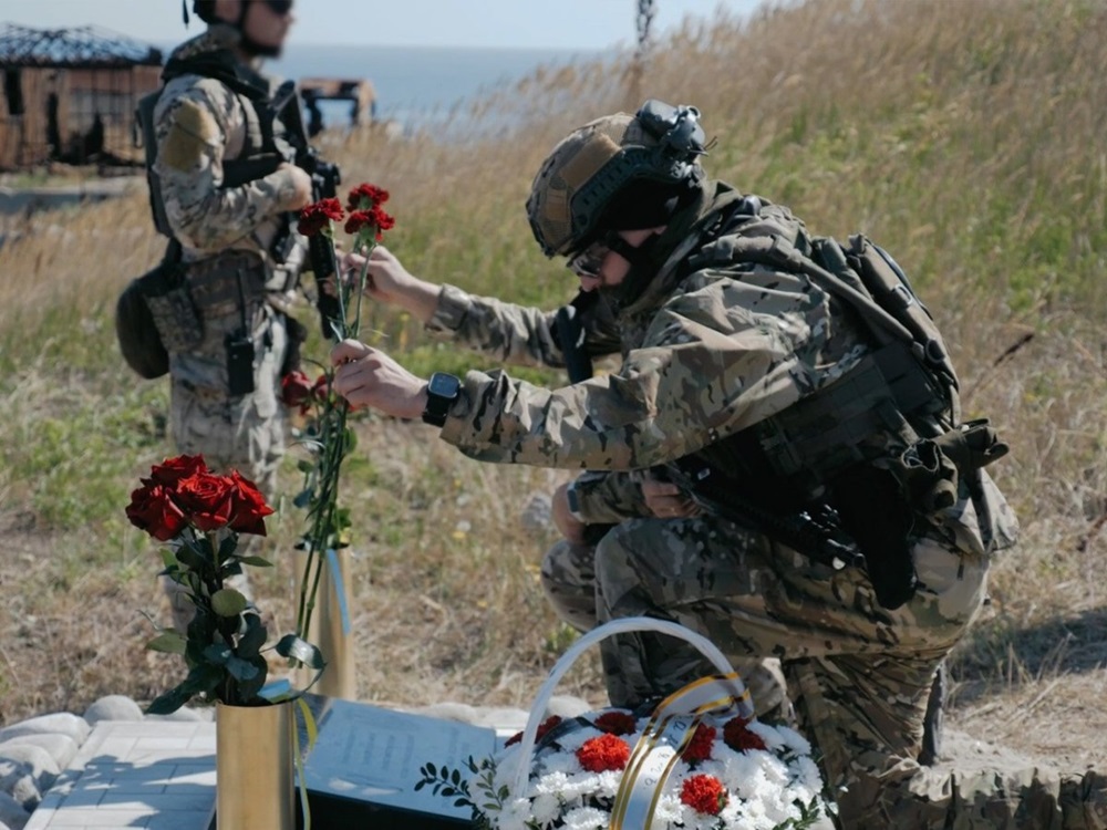 «Небесний дозор» – прикордонники увічнили на острові Зміїний пам’ять загиблих спецпризначенців