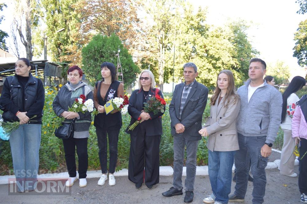 У Білгороді-Дністровському відкрили меморіальні дошки двом випускникам ліцею «Лідер», які служили в «Азові»