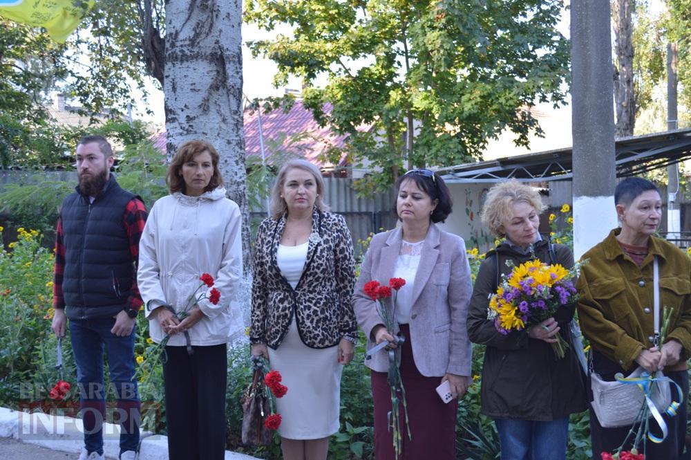 У Білгороді-Дністровському відкрили меморіальні дошки двом випускникам ліцею «Лідер», які служили в «Азові»