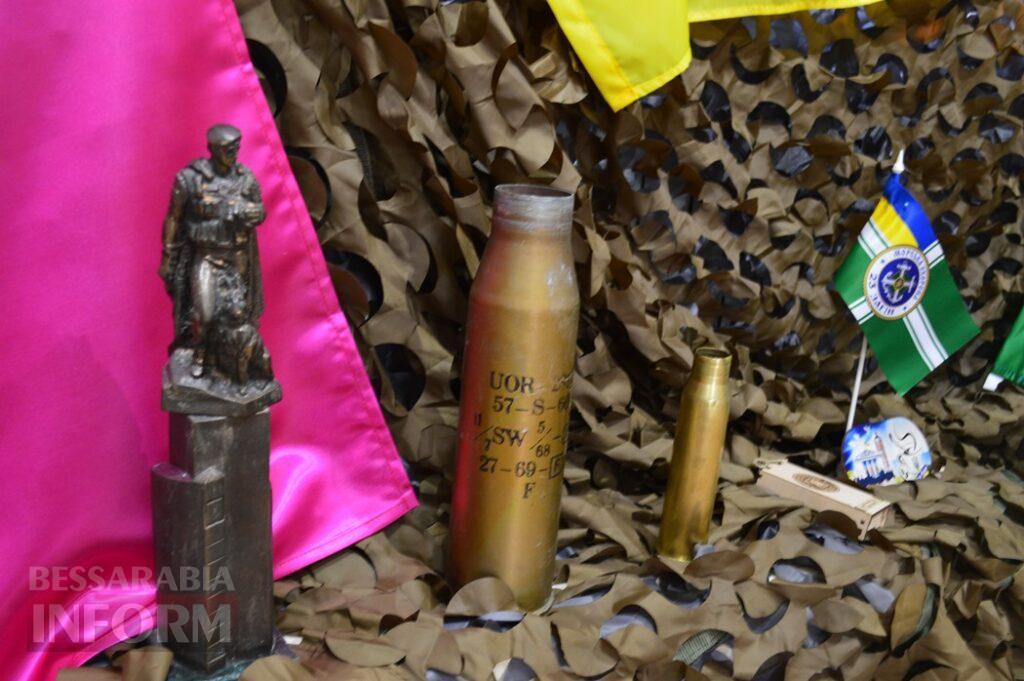 Від артефактів із фронту до концертної сцени: у Білгороді-Дністровському вшанували захисників та захисниць