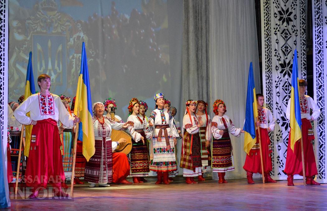 Від артефактів із фронту до концертної сцени: у Білгороді-Дністровському вшанували захисників та захисниць