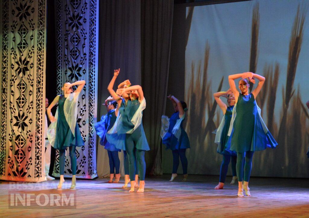 Від артефактів із фронту до концертної сцени: у Білгороді-Дністровському вшанували захисників та захисниць