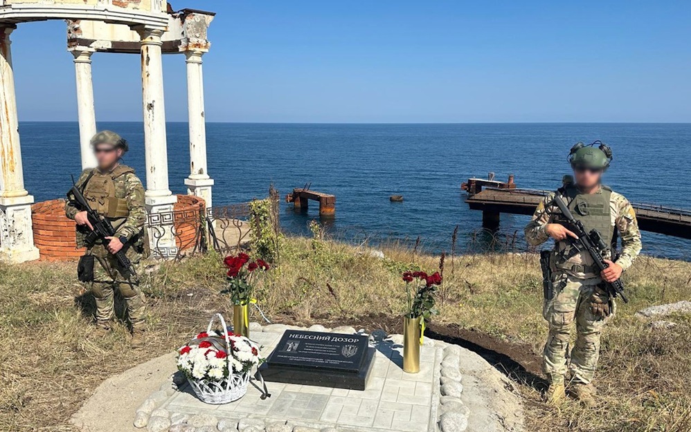 «Небесний дозор» – прикордонники увічнили на острові Зміїний пам’ять загиблих спецпризначенців