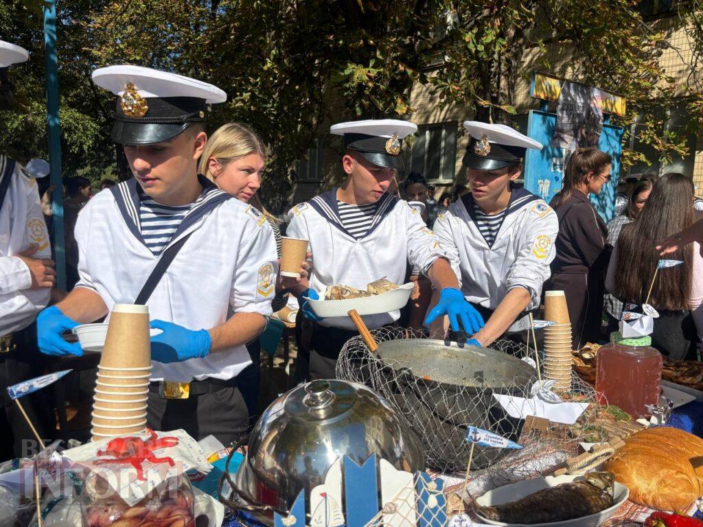 В Ізмаїлі відбувся колоритний благодійний фестиваль-ярмарок «Курсантська юшка»
