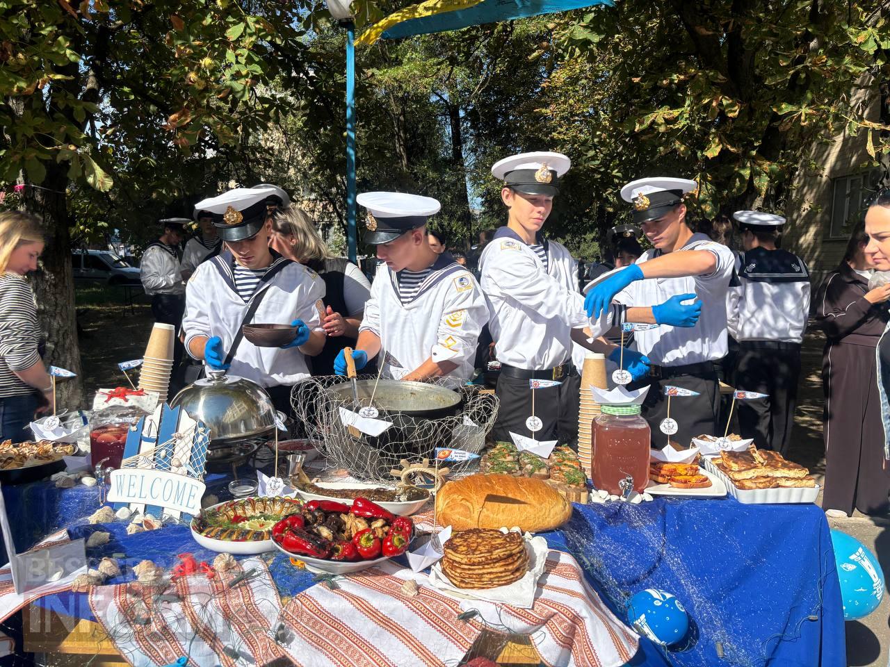 В Ізмаїлі відбувся колоритний благодійний фестиваль-ярмарок «Курсантська юшка»