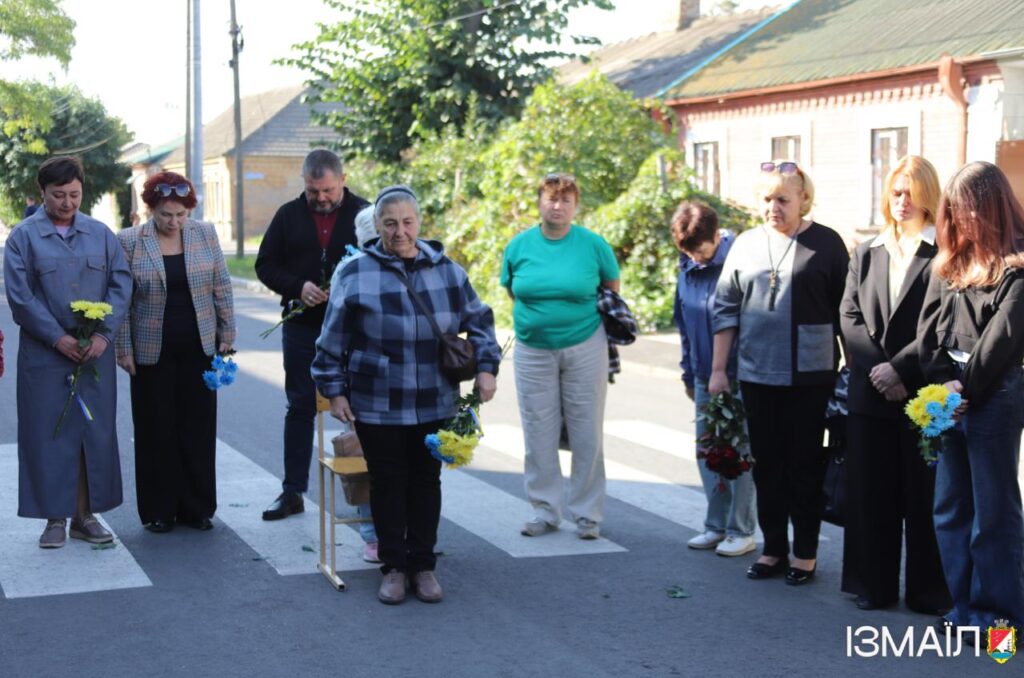 В Ізмаїлі відкрили меморіальну дошку на честь загиблого Героя-музейника Віктора Нікітенка