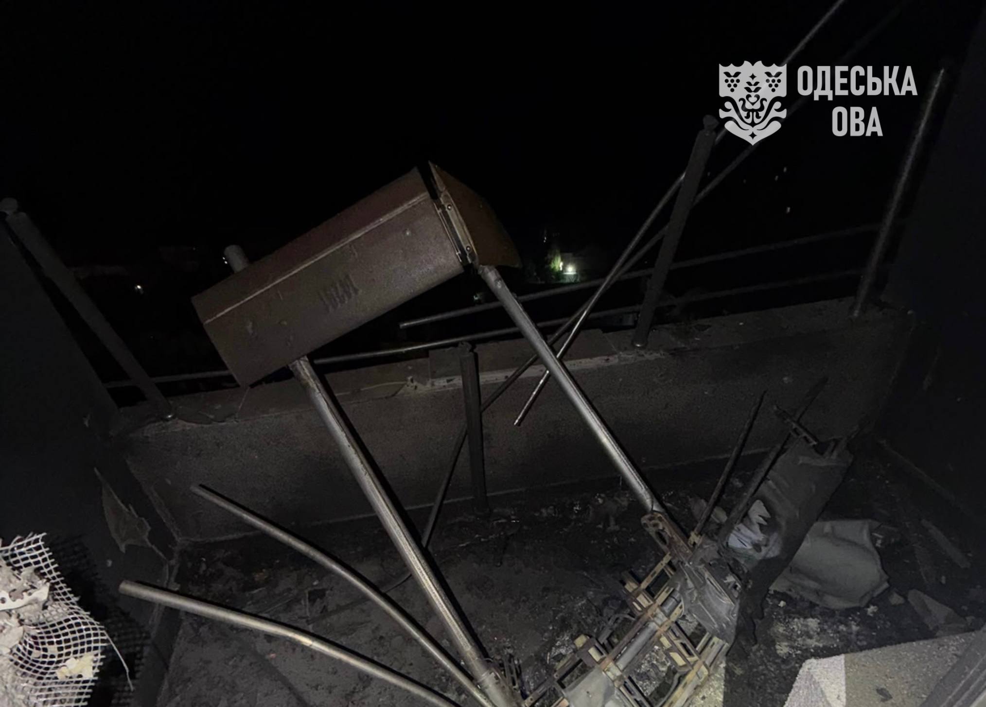Ворог вчергове атакував Одещину: пошкоджено житлові будинки та будівлю банку