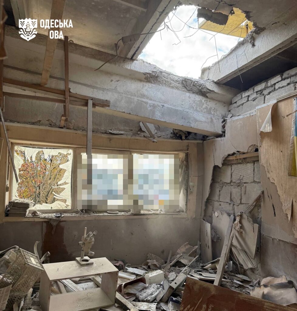 Російські удари по Одещині пошкодили адмінбудівлю та три енергооб’єкти