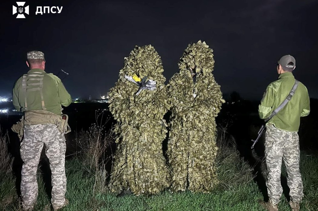 Вибрали невдале маскування: на Одещини затримали двох чоловіків, які намагалися потратити в ПМР