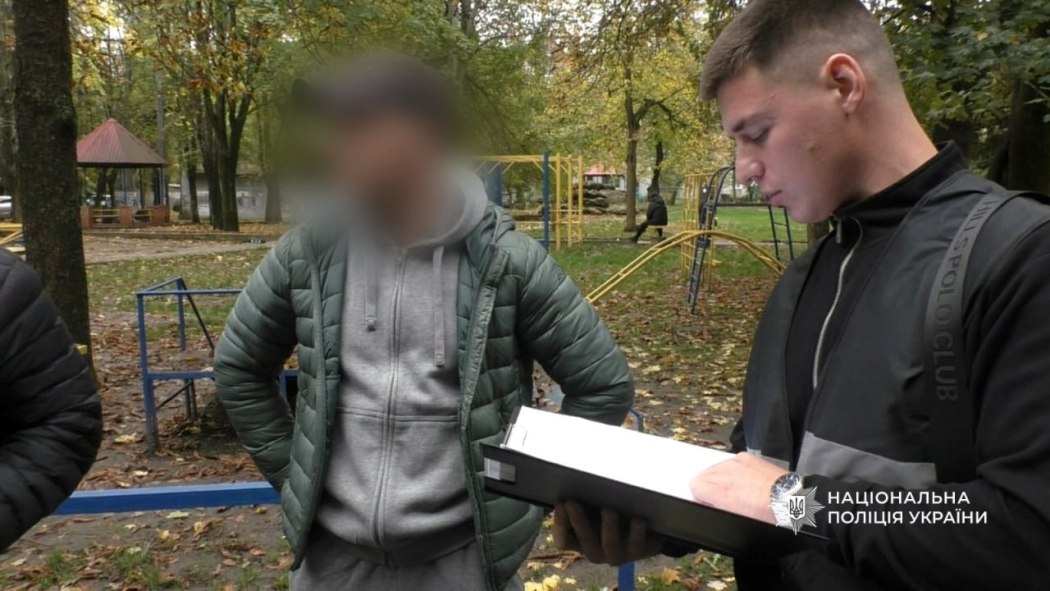 На Одещині ділок погрожував військовозобов’язаному, якщо той не купить у нього довідку про інвалідність